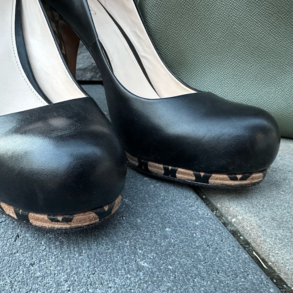 COACH classic black stiletto EUC - Picture 13 of 16